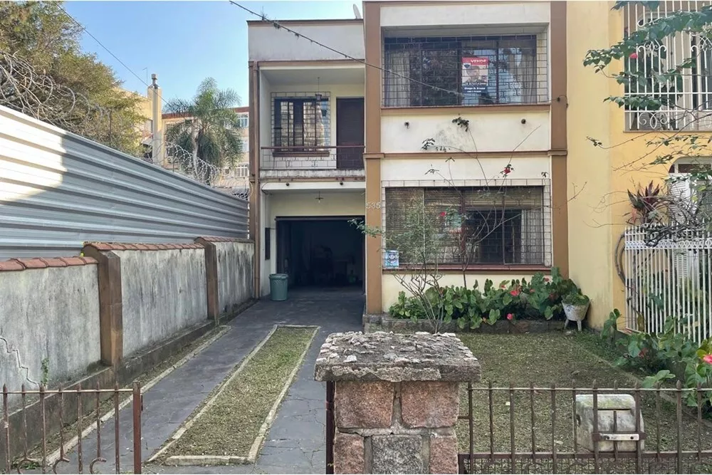 Casa à venda com 4 quartos, 200m² - Foto 1