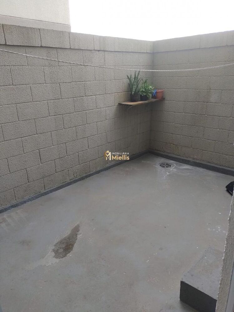 Apartamento à venda com 2 quartos, 60m² - Foto 2