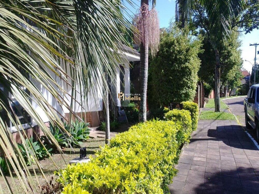Casa de Condomínio à venda com 4 quartos, 300m² - Foto 3