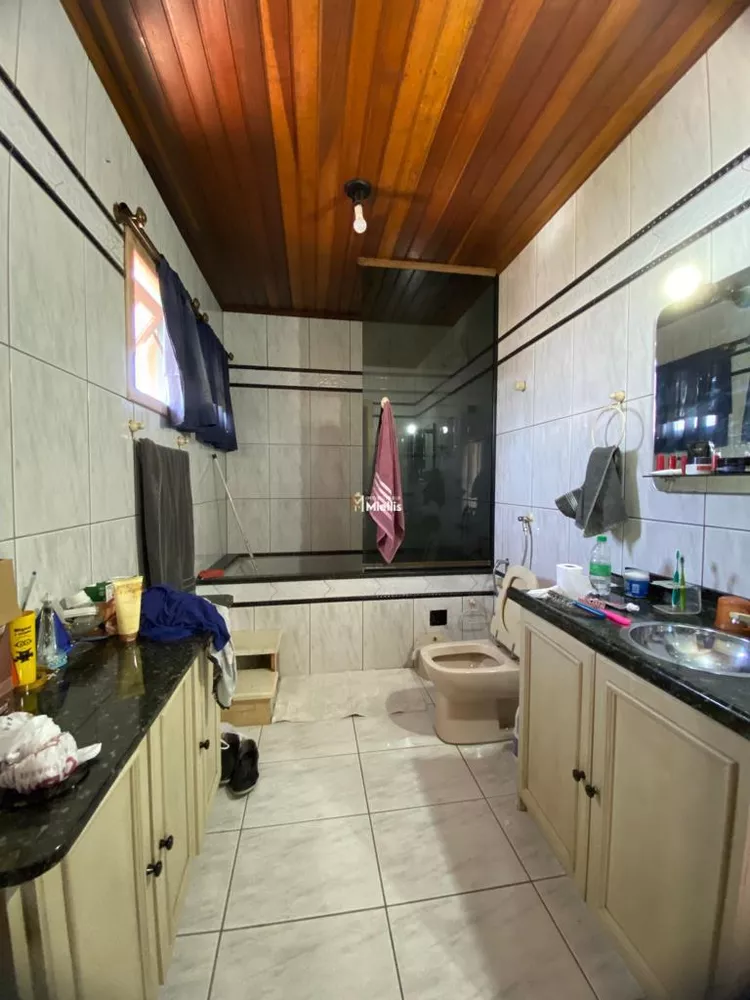 Casa de Condomínio à venda com 3 quartos, 256m² - Foto 4