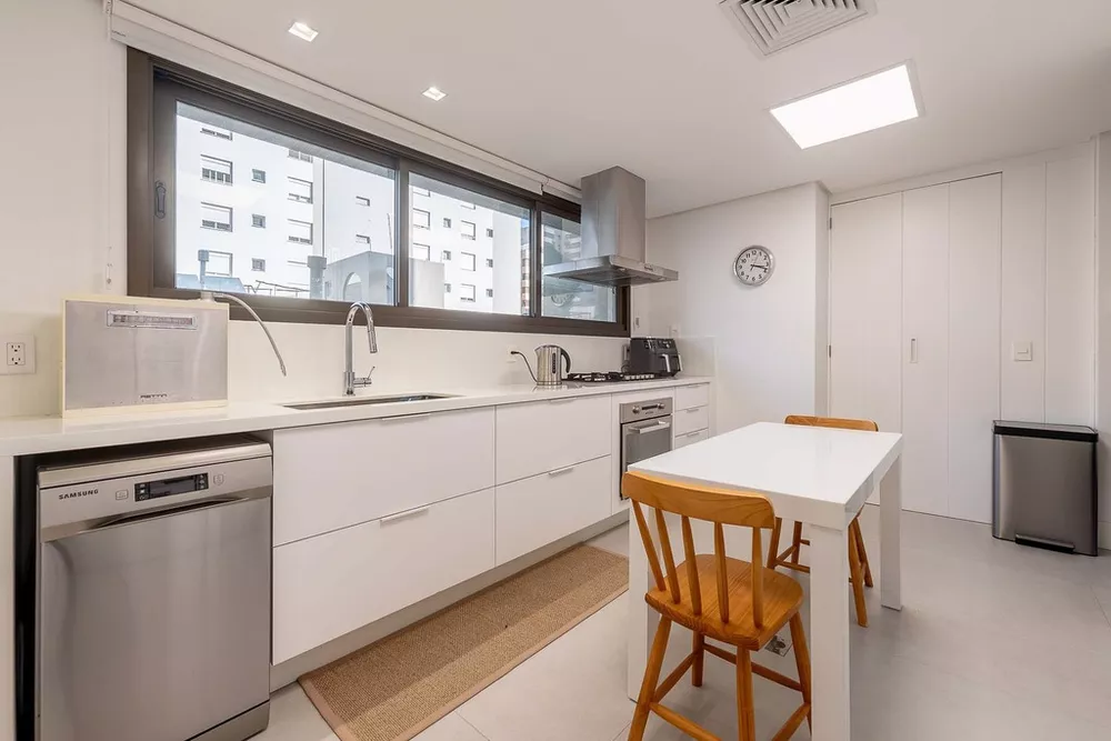 Apartamento à venda com 3 quartos, 290m² - Foto 3