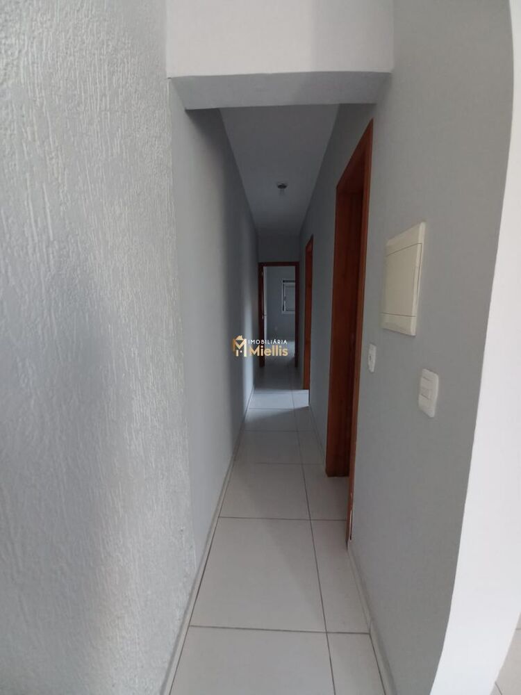 Casa à venda com 2 quartos, 50m² - Foto 3