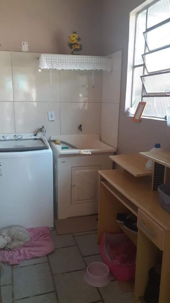 Casa à venda com 5 quartos, 158m² - Foto 1