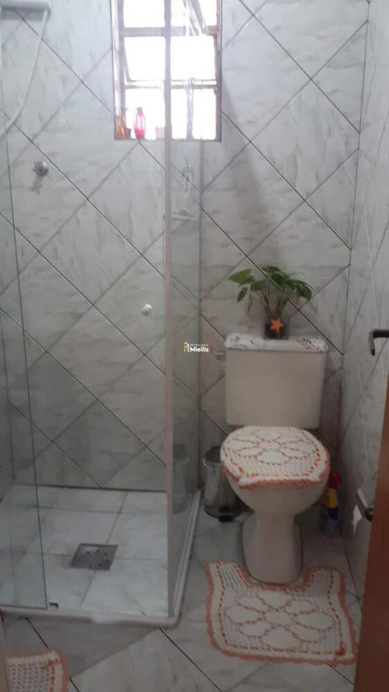 Casa à venda com 5 quartos, 158m² - Foto 2