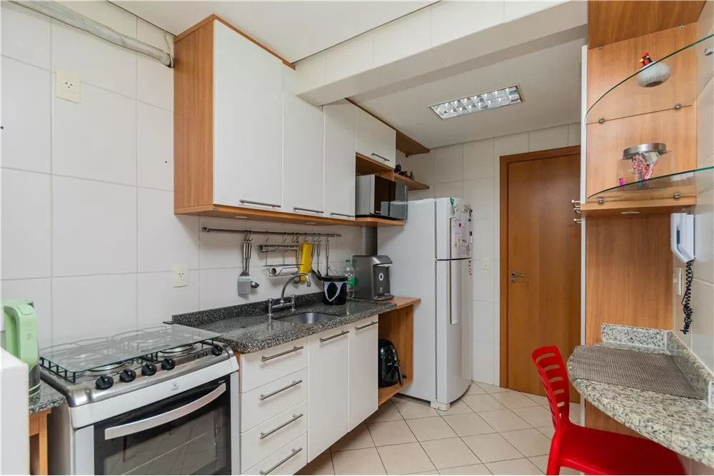 Apartamento à venda com 2 quartos, 84m² - Foto 2