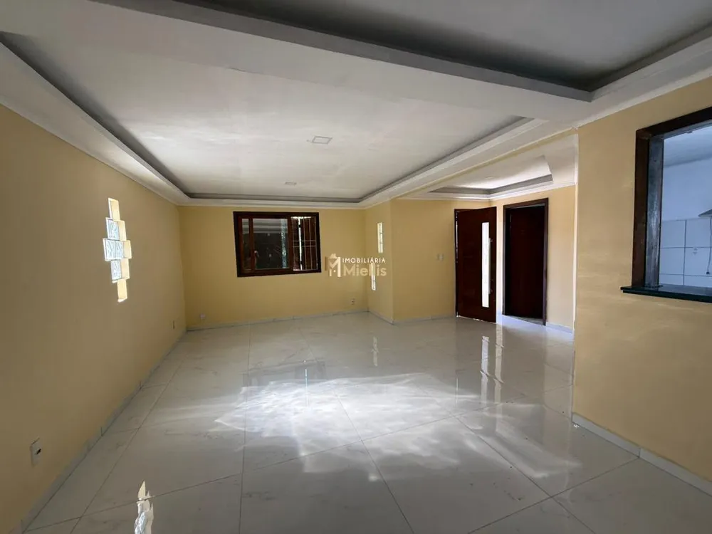 Casa, 3 quartos, 222 m² - Foto 1
