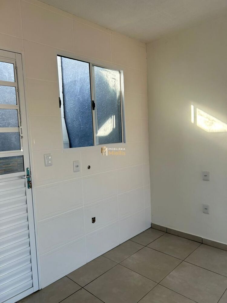 Casa à venda com 2 quartos, 45m² - Foto 14