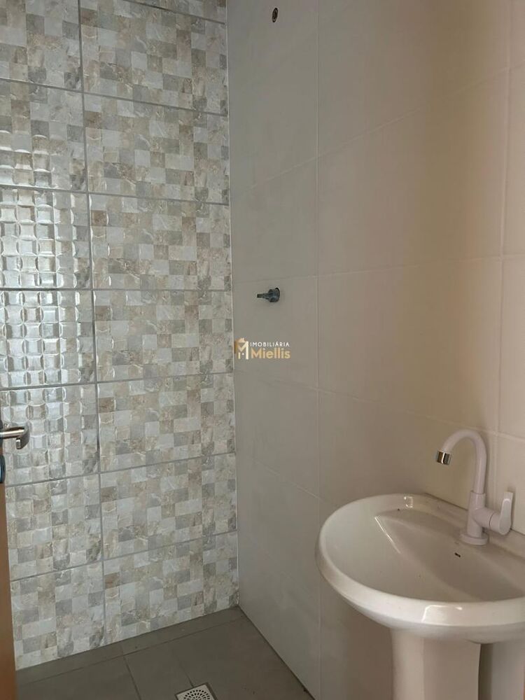 Casa à venda com 2 quartos, 45m² - Foto 17