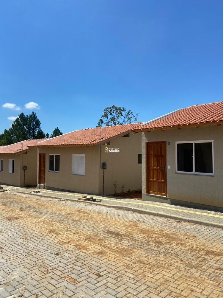 Casa à venda com 2 quartos, 50m² - Foto 3