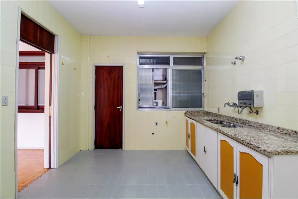 Apartamento à venda com 4 quartos, 186m² - Foto 4