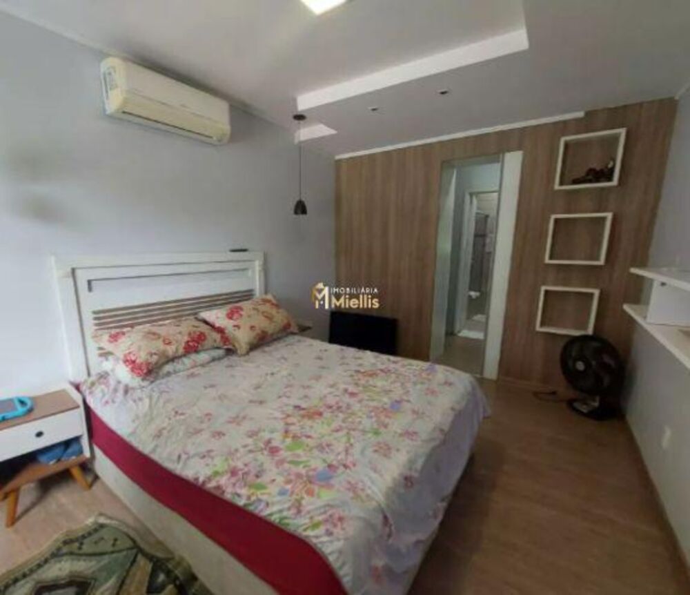 Casa à venda com 4 quartos, 222m² - Foto 7