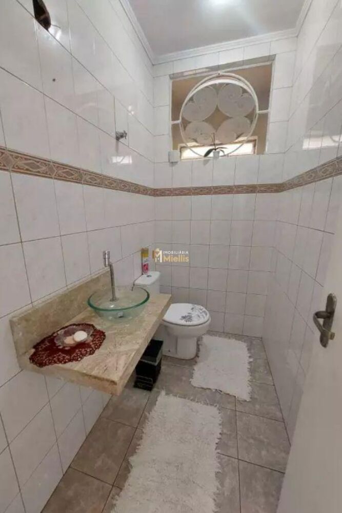 Casa à venda com 4 quartos, 222m² - Foto 11