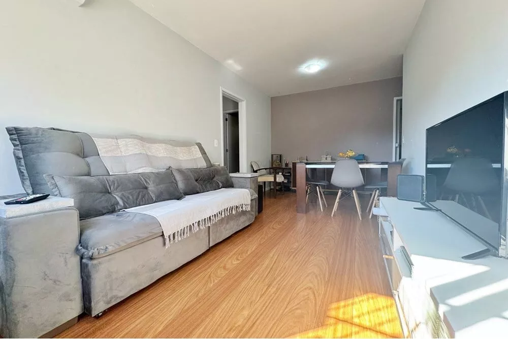 Apartamento à venda com 2 quartos, 74m² - Foto 1