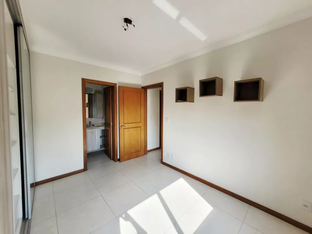 Apartamento à venda com 2 quartos, 68m² - Foto 2