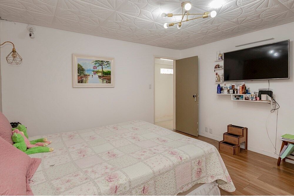 Casa à venda com 8 quartos, 430m² - Foto 18