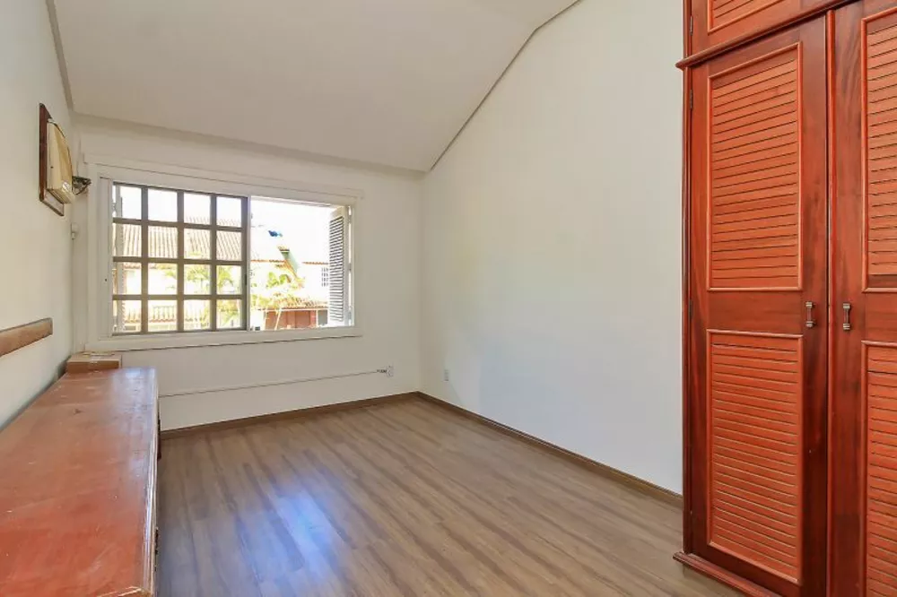 Casa à venda com 2 quartos, 79m² - Foto 9