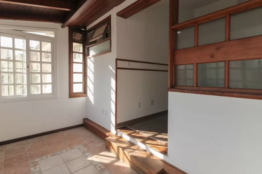 Casa à venda com 2 quartos, 79m² - Foto 4