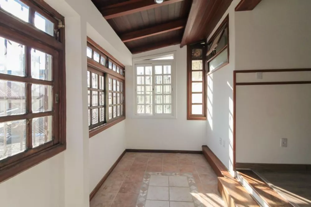 Casa à venda com 2 quartos, 79m² - Foto 5