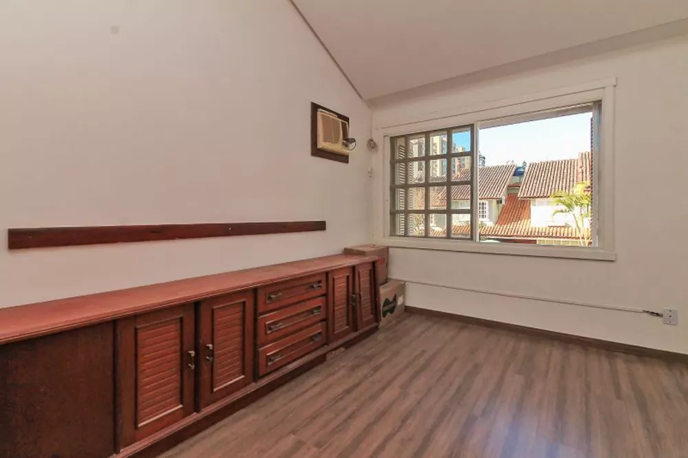 Casa à venda com 2 quartos, 79m² - Foto 10