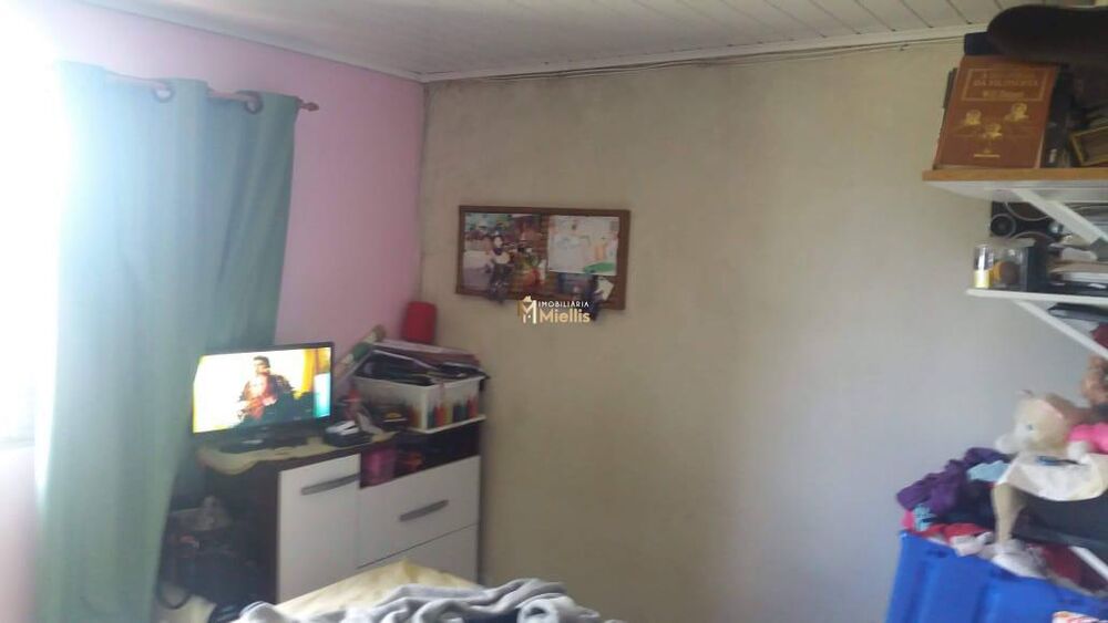 Casa à venda com 2 quartos, 55m² - Foto 4