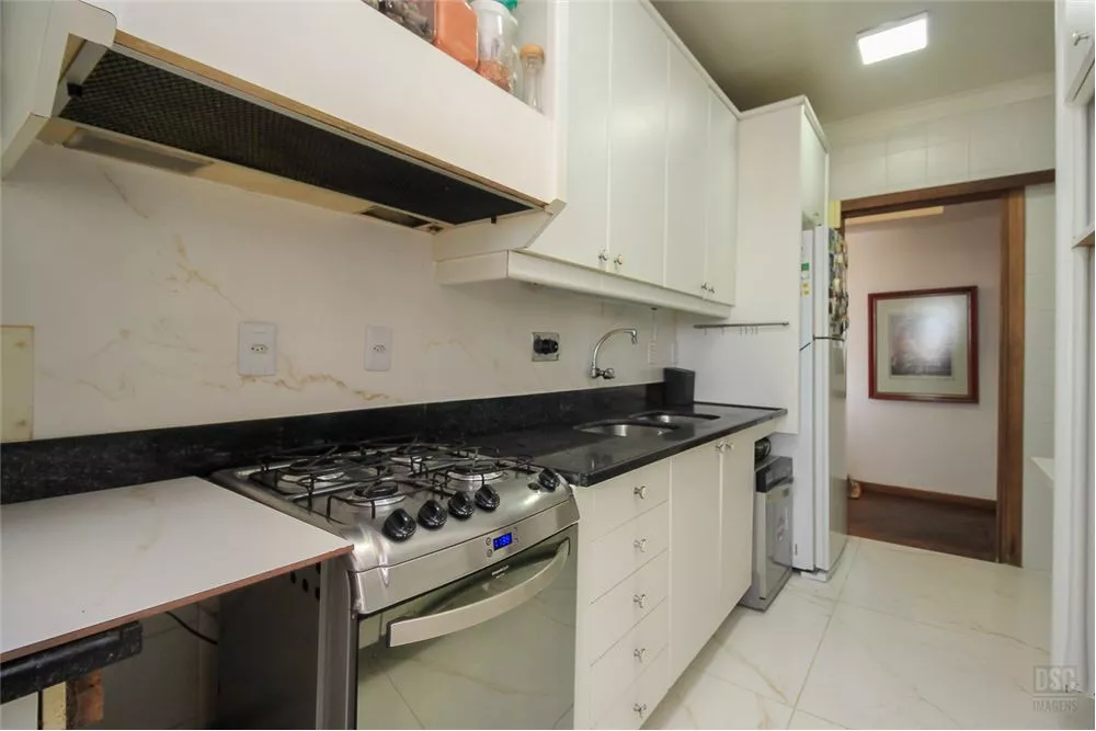 Apartamento à venda com 4 quartos, 159m² - Foto 2