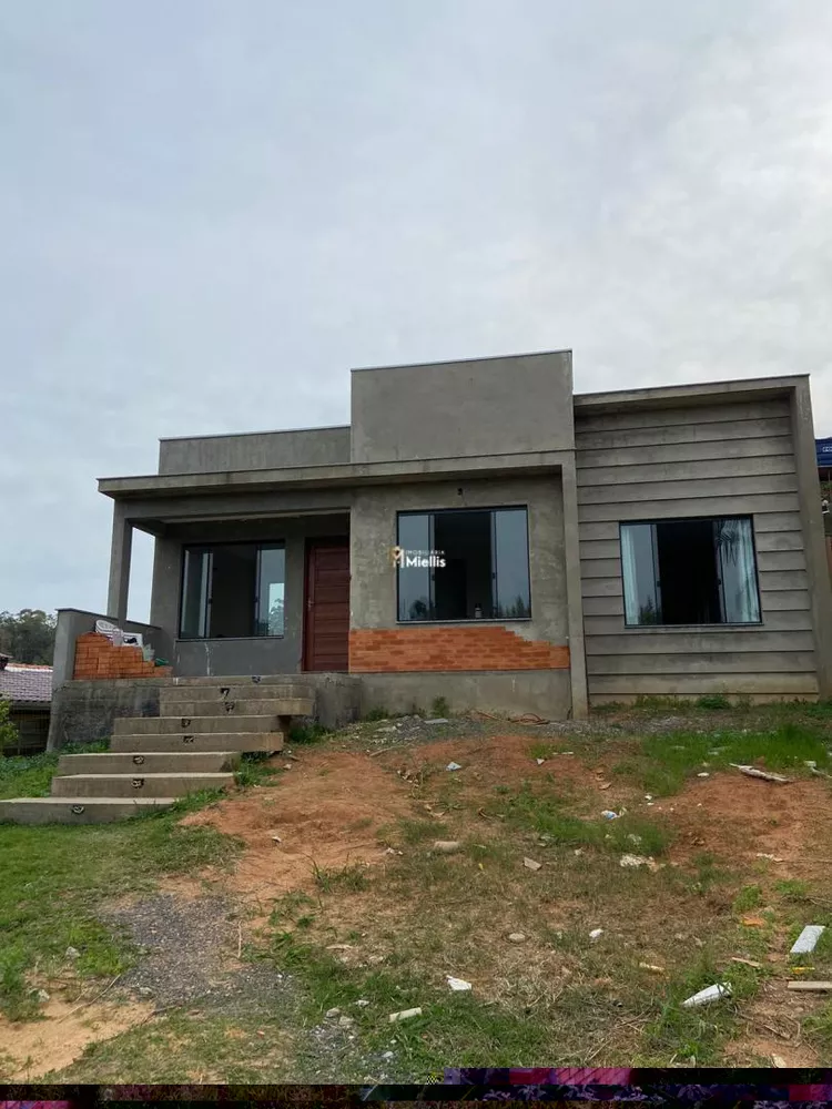 Casa à venda com 2 quartos, 300m² - Foto 1