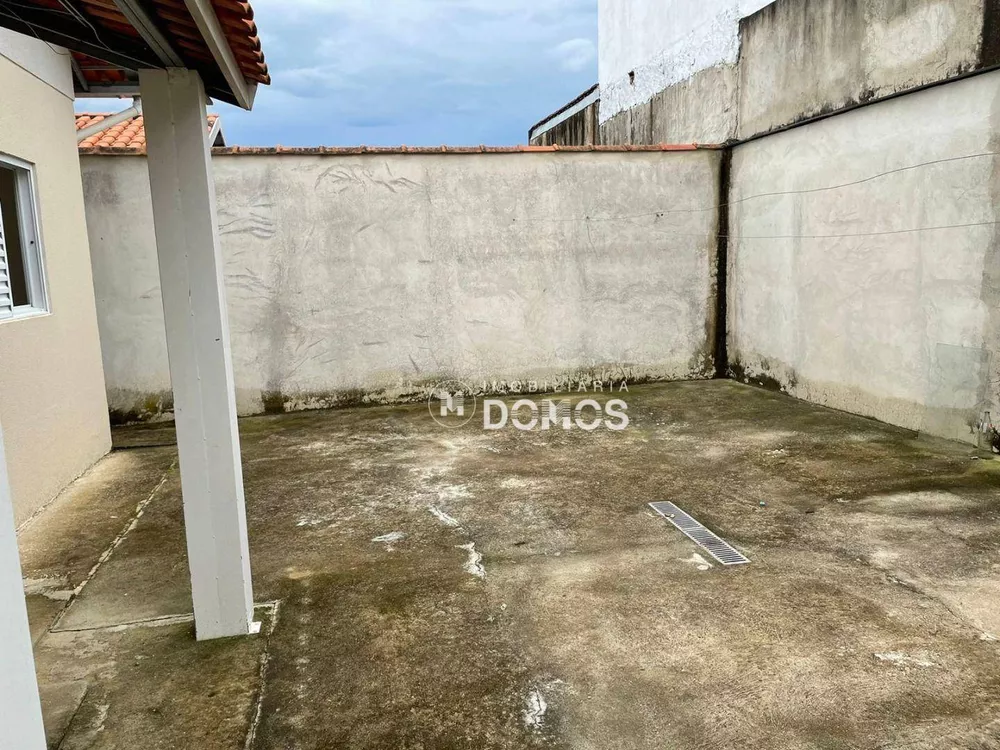 Casa à venda com 2 quartos, 47m² - Foto 2