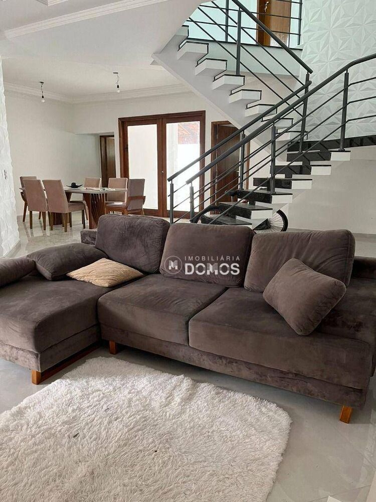 Casa, 3 quartos, 300 m² - Foto 1