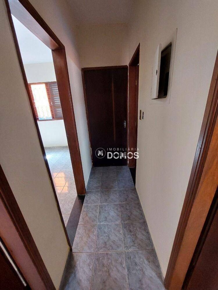 Casa, 4 quartos, 188 m² - Foto 2