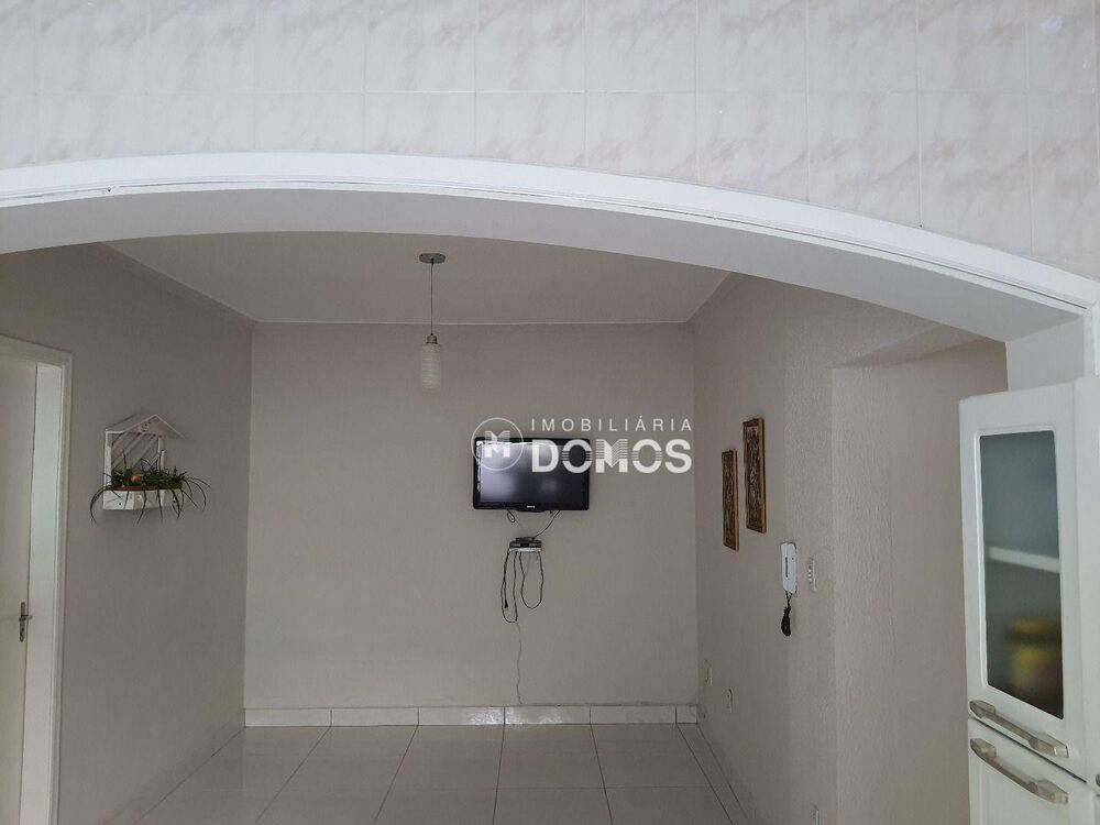 Casa à venda com 3 quartos, 200m² - Foto 8