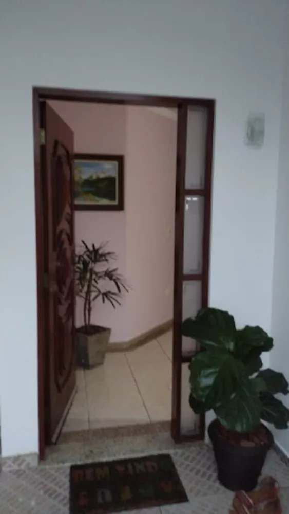 Casa à venda com 4 quartos, 280m² - Foto 1