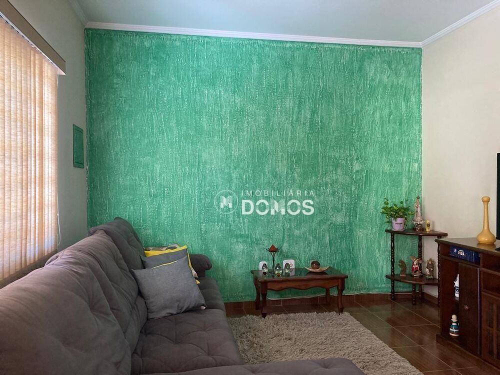 Casa à venda com 4 quartos, 134m² - Foto 3