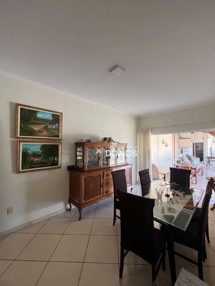Casa à venda com 5 quartos, 480m² - Foto 9