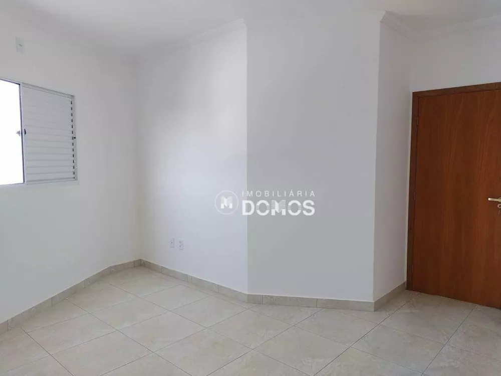 Apartamento à venda com 2 quartos, 67m² - Foto 5