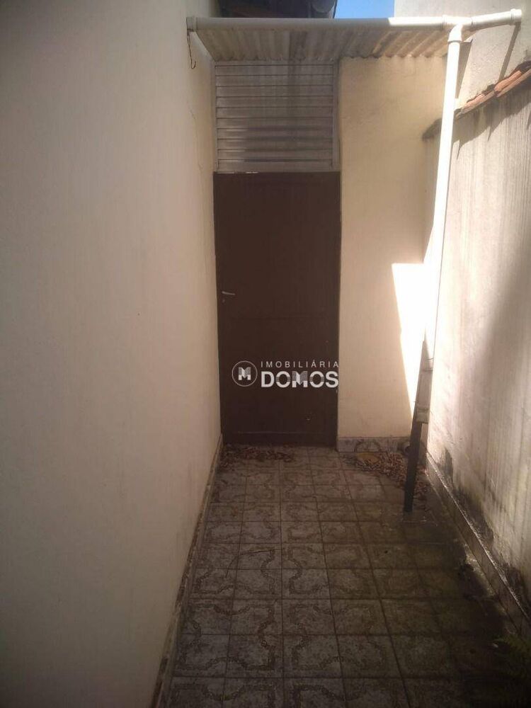 Casa à venda com 2 quartos, 180m² - Foto 4