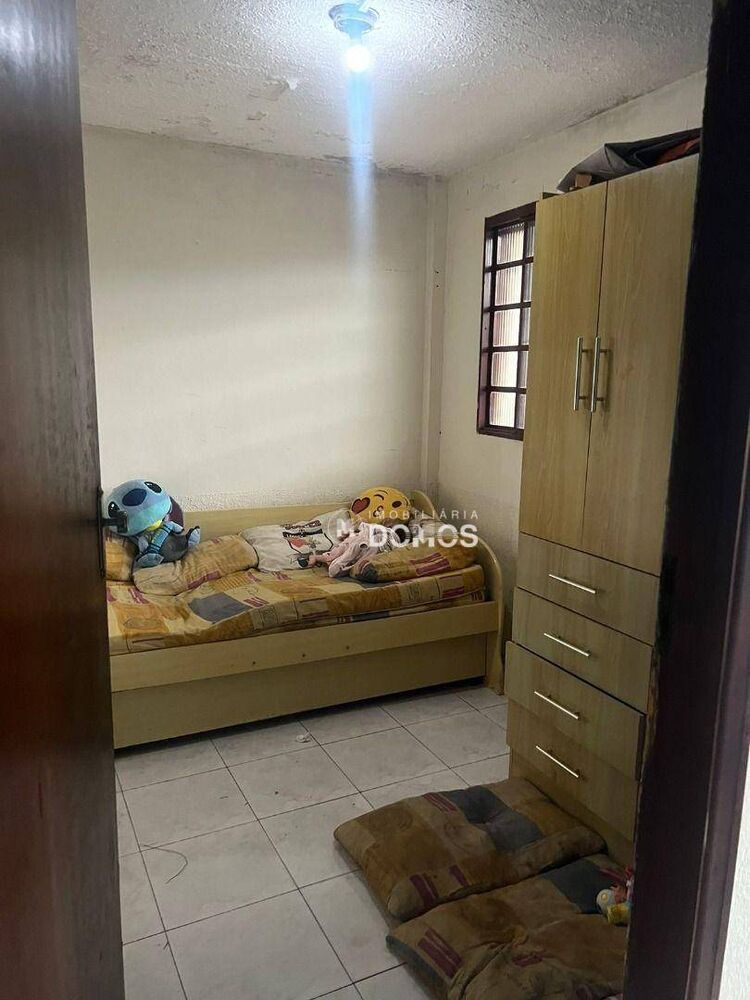 Casa, 4 quartos, 190 m² - Foto 1