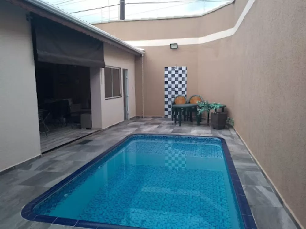 Casa à venda com 2 quartos, 137m² - Foto 1