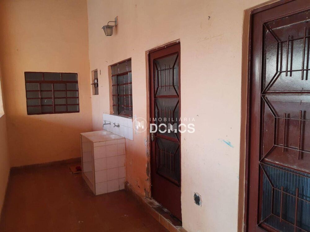 Casa à venda com 2 quartos, 120m² - Foto 4