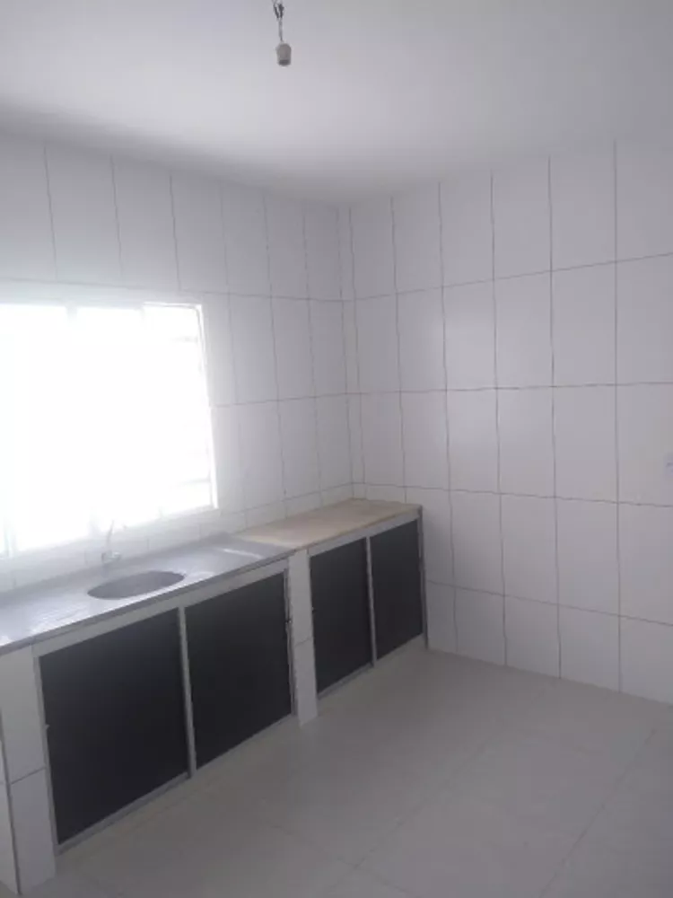 Casa à venda com 3 quartos, 100m² - Foto 3