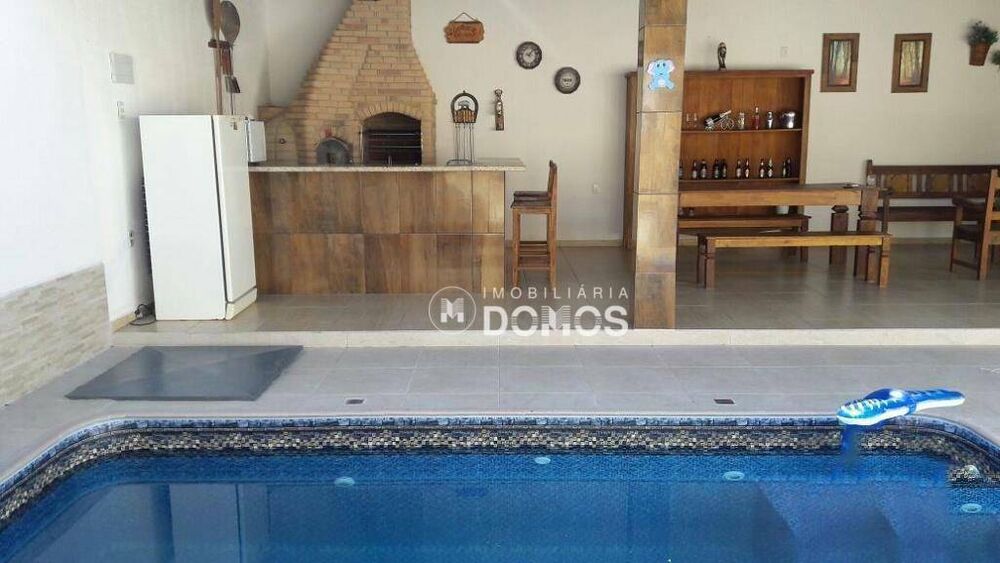 Casa, 3 quartos, 200 m² - Foto 1