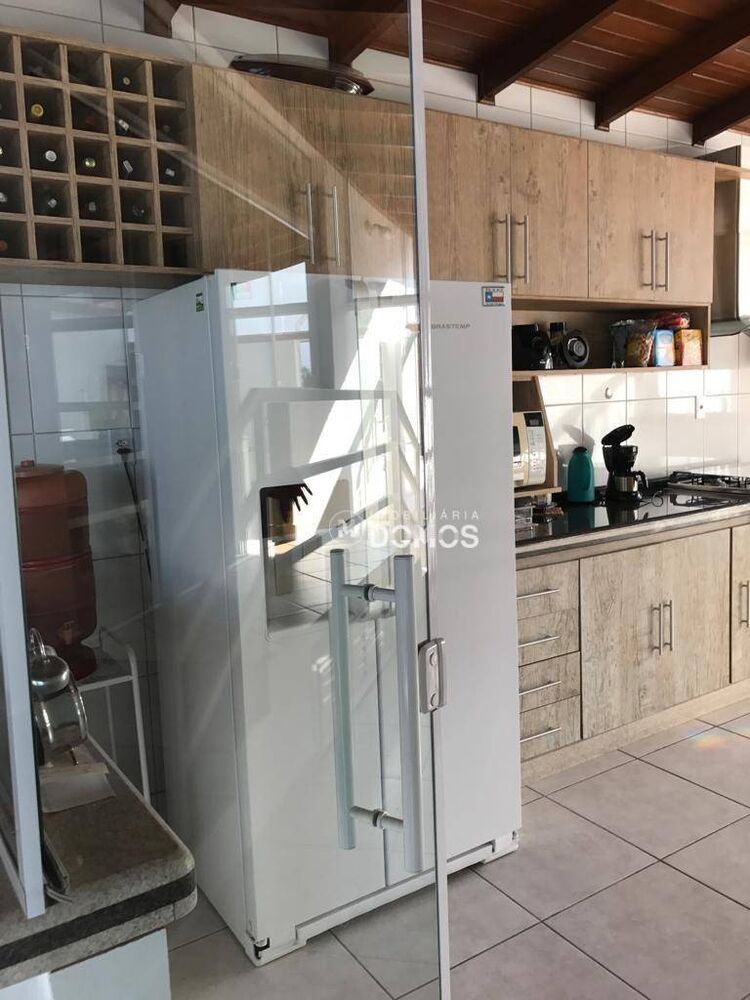 Casa, 3 quartos, 440 m² - Foto 1