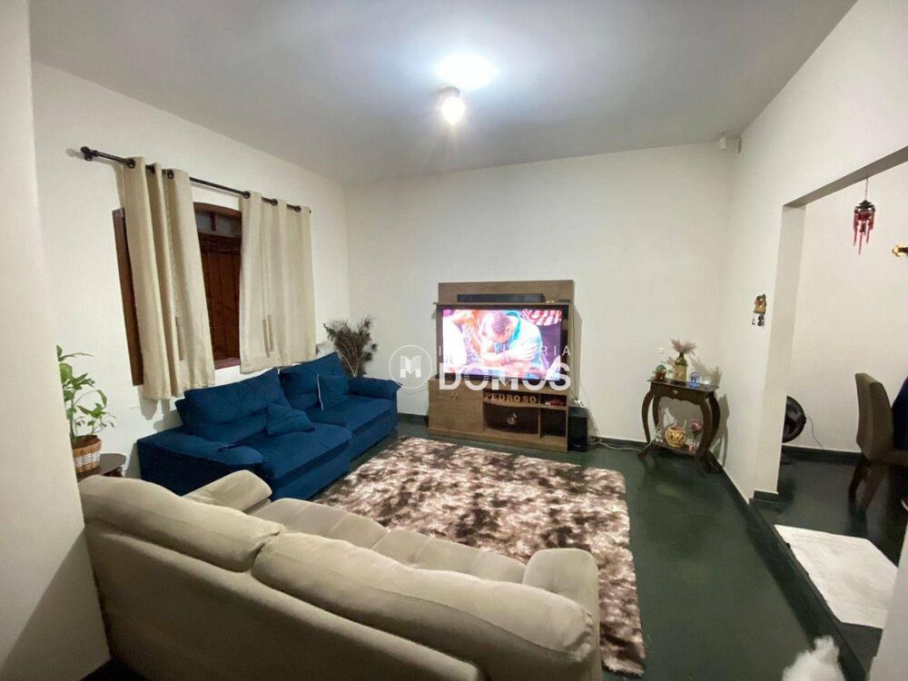 Casa à venda com 3 quartos, 277m² - Foto 3