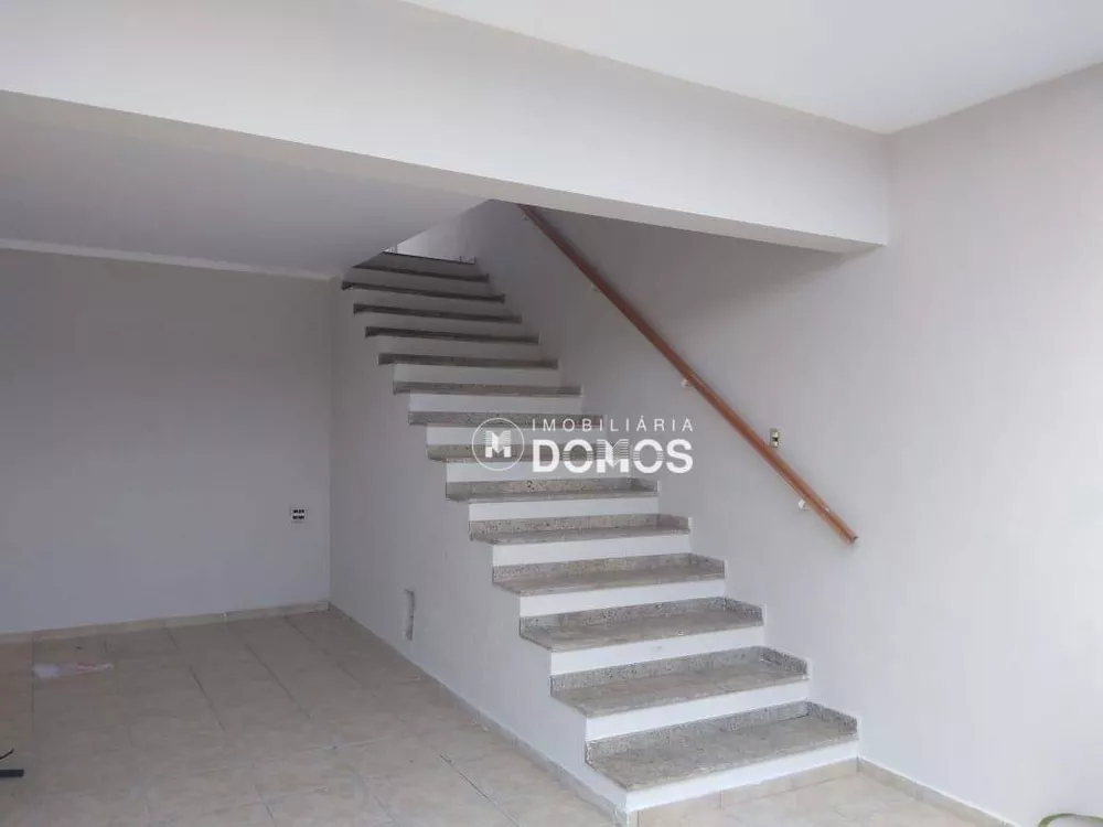 Casa à venda com 3 quartos, 193m² - Foto 2