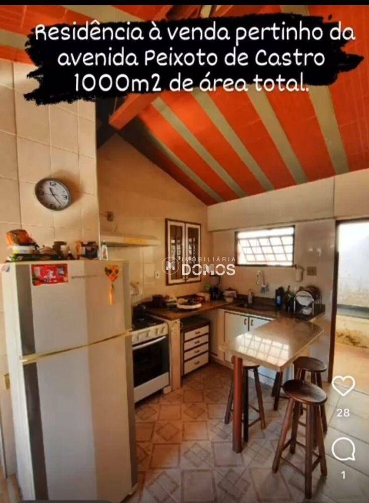 Casa à venda com 5 quartos, 500m² - Foto 1