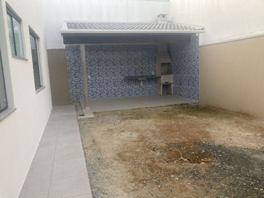 Casa à venda com 3 quartos, 300M2 - Foto 1