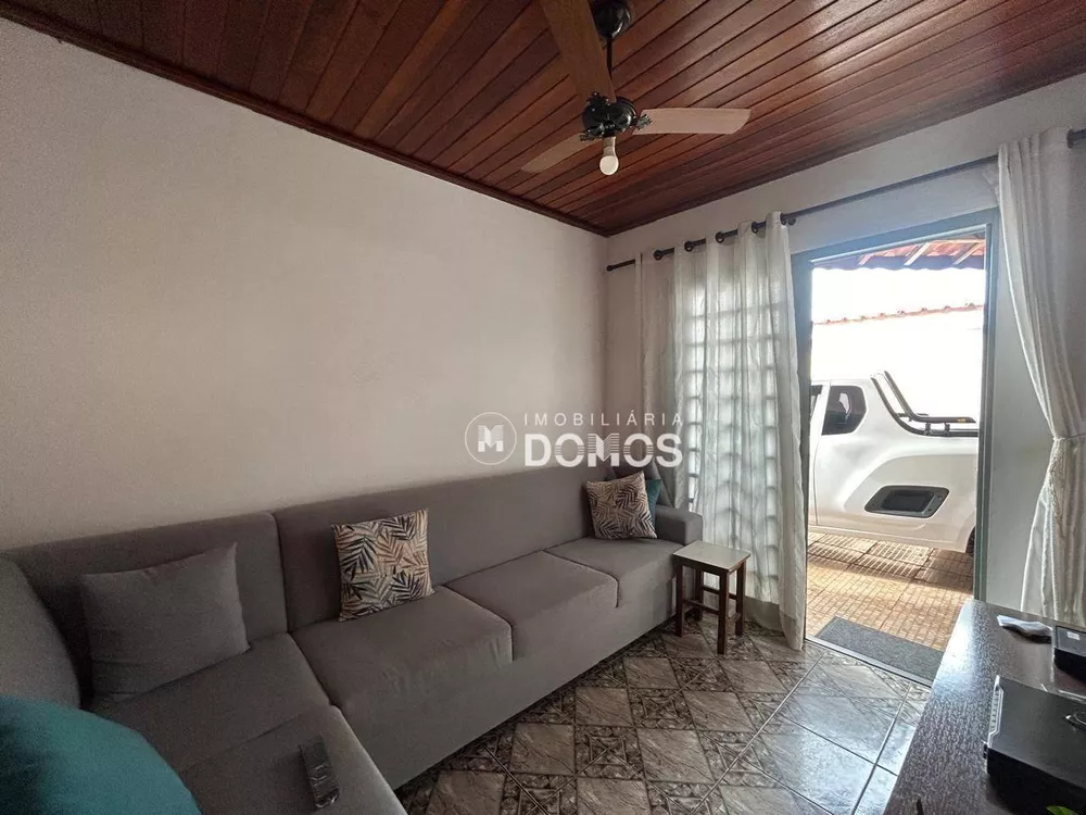 Casa à venda com 3 quartos, 120m² - Foto 2