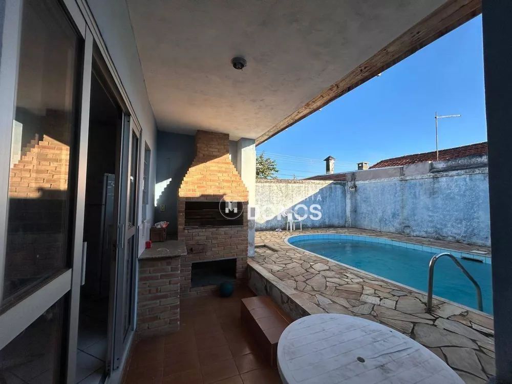 Casa à venda com 3 quartos, 200m² - Foto 9