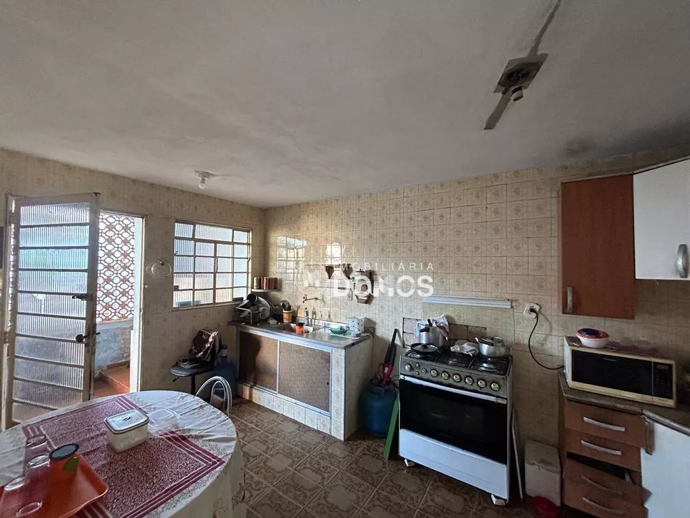 Casa à venda com 3 quartos, 200m² - Foto 10