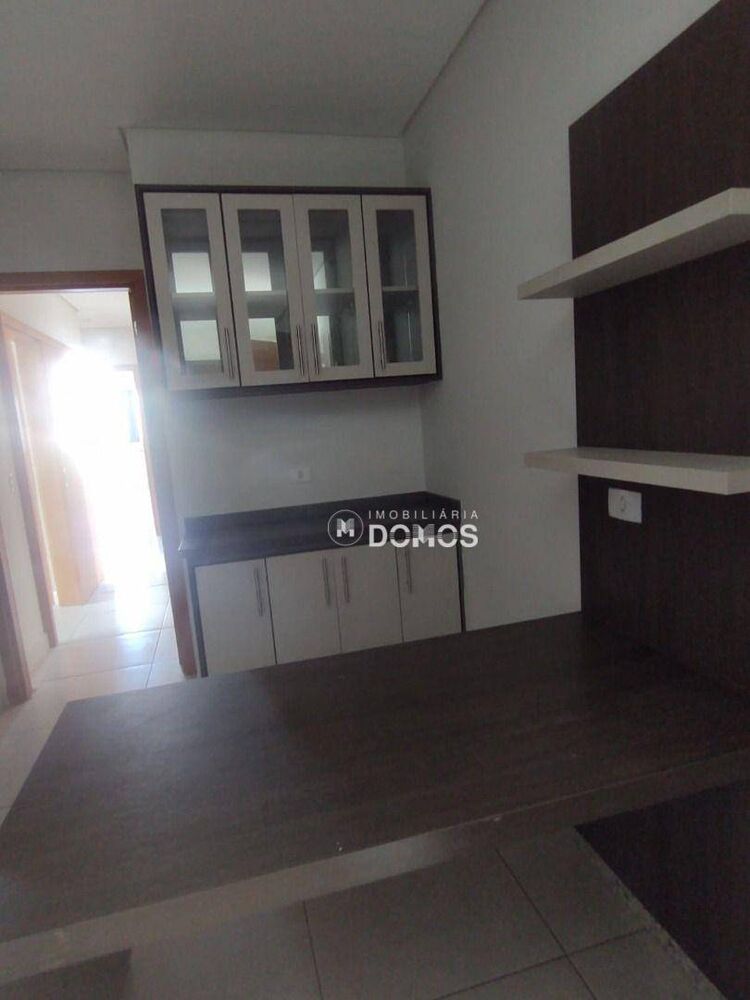 Apartamento à venda com 4 quartos, 220m² - Foto 2