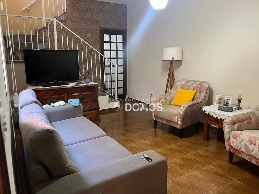 Casa, 4 quartos, 158 m² - Foto 1